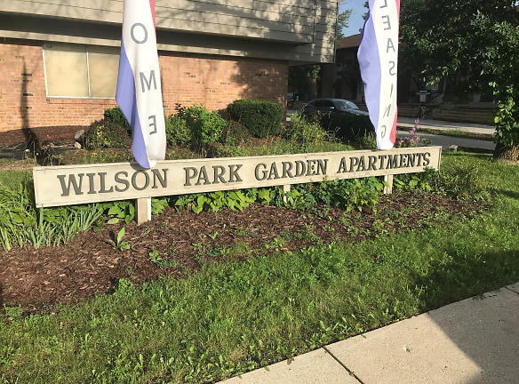 Wilson Park Garden Apartments - Milwaukee, WI
