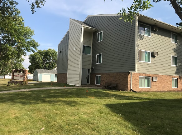 Meadowlark Heights Apartments - Minot, ND