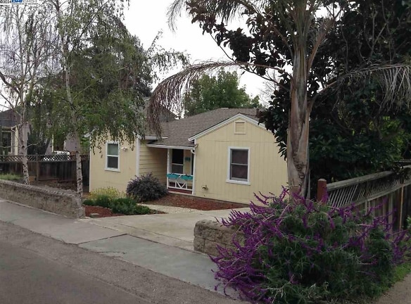 38077 Canyon Heights Dr - Fremont, CA
