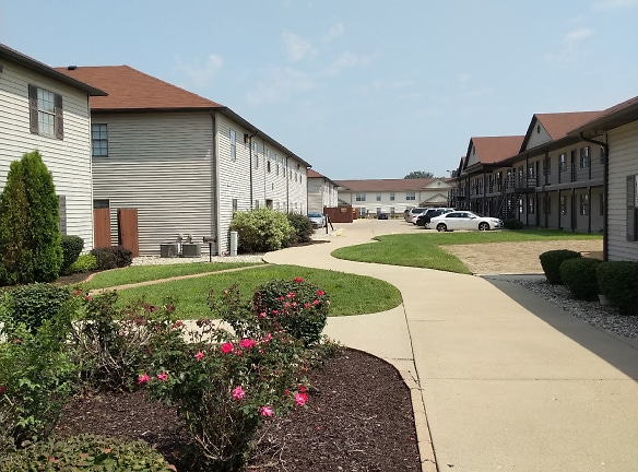 Sycamore Place Apartments - Terre Haute, IN