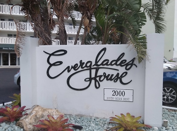Everglades House Apartments - Fort Lauderdale, FL