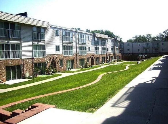 1001 Apartments - Omaha, NE
