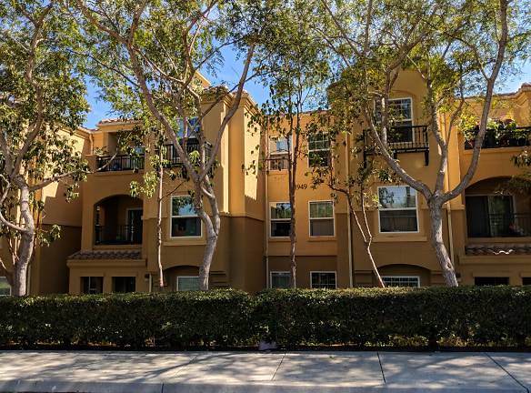 Costa Paloma, La Apartments - Carlsbad, CA