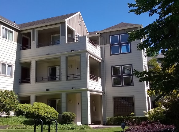Waverley Greens Apartments - Portland, OR