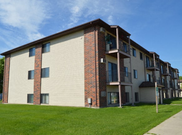 Stoneview Apartments - Moorhead, MN