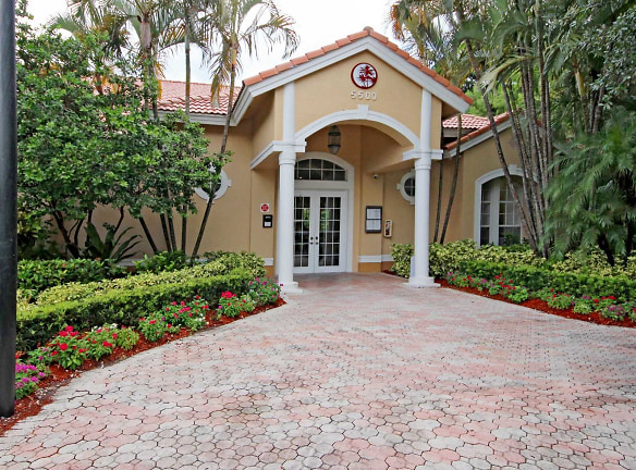 Club Caribe Apartments - Coconut Creek, FL