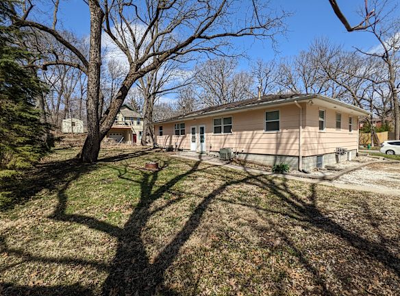 435 Hawthorne Ave - Ames, IA