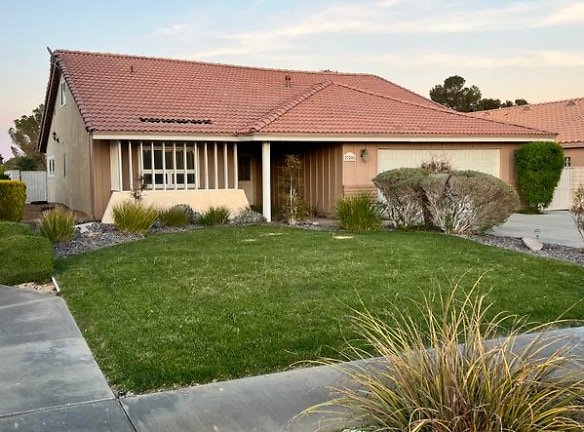 27505 Lakeview Dr - Helendale, CA