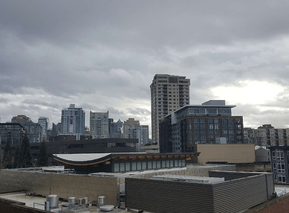 Centre Court Apartments - Seattle, WA