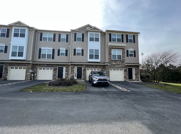 7470 Pioneer Dr - Macungie, PA