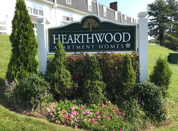 Hearthwood Townhouse Apartments - Charlottesville, VA