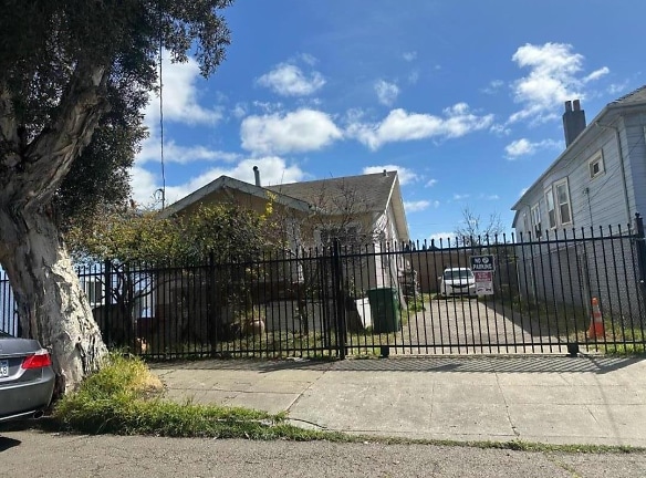 1334 93rd Ave - Oakland, CA