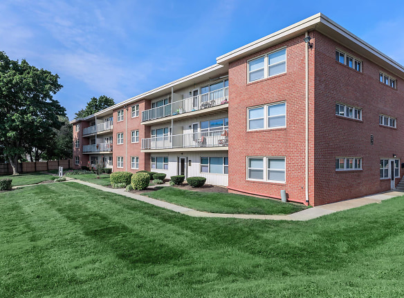 Westbrooke Apartments - Westminster, MD