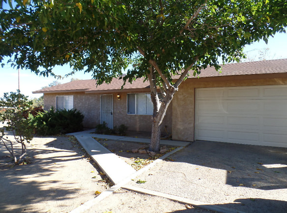 7509 Aster Ave - Yucca Valley, CA