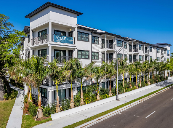 Solle Apartments - Sarasota, FL