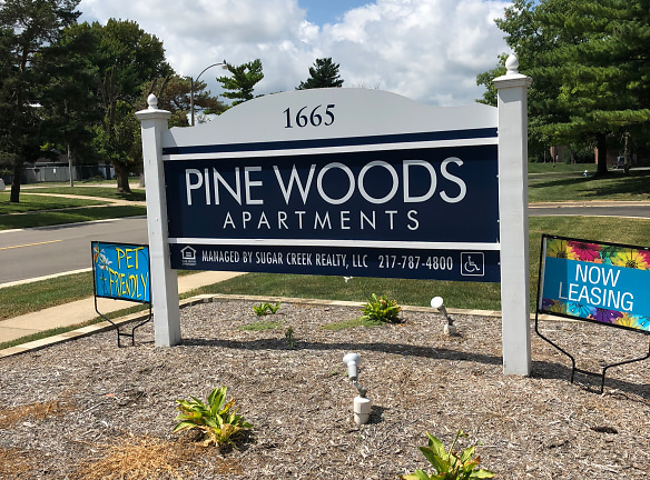 Pine Woods Apartments - Springfield, IL