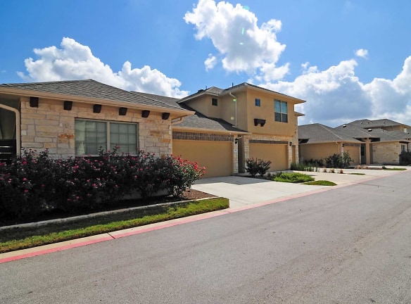 Double Eagle Townhomes - Hutto, TX