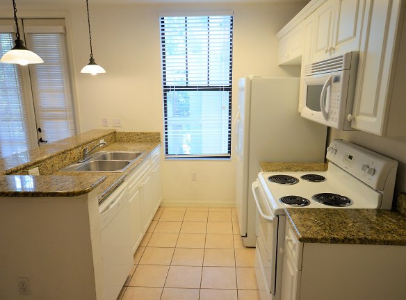 1418 NW 3rd Ave unit 306 - Gainesville, FL