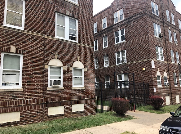 Oak Lane Court Apartments - Philadelphia, PA