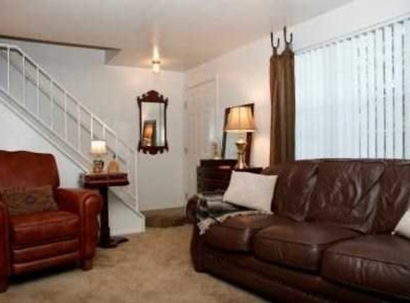 Yorkshire Square Townhomes - Colorado Springs, CO