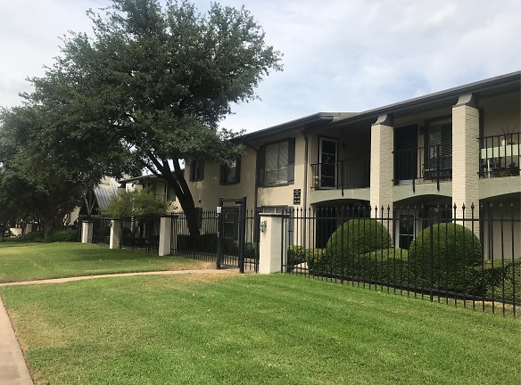 Meadowstone Place Apartments - Dallas, TX