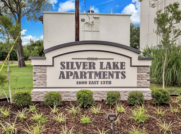 Silver Lake Apartments - Corsicana, TX