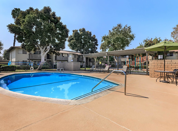 Meadowood Place Apartment Homes - Garden Grove, CA