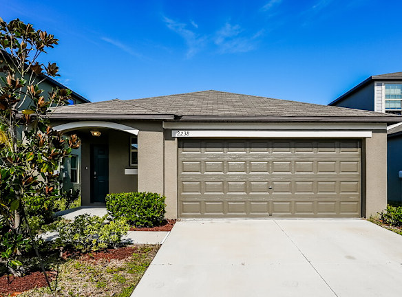2238 Jungle Dr - Ruskin, FL
