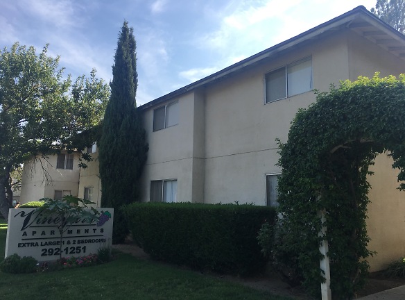 Vineyard Apartments - Clovis, CA