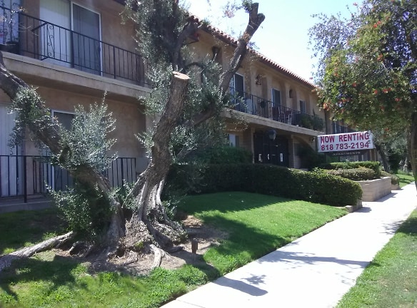 Casa Real Apartments - Encino, CA
