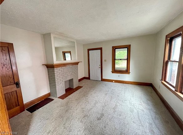 2052 16th St SW - Akron, OH