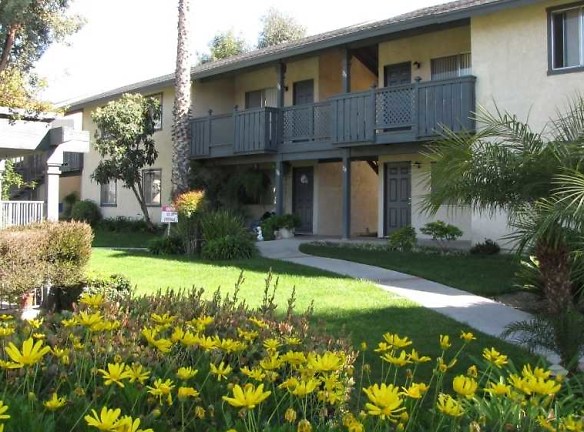 Franklin Terrace Apartments - Hemet, CA