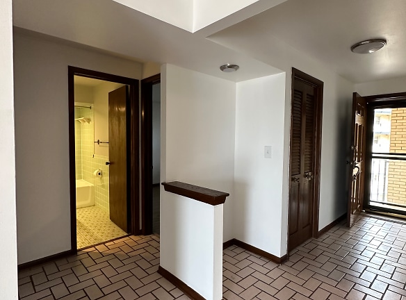 4572 N Milwaukee Ave unit 3 - Chicago, IL