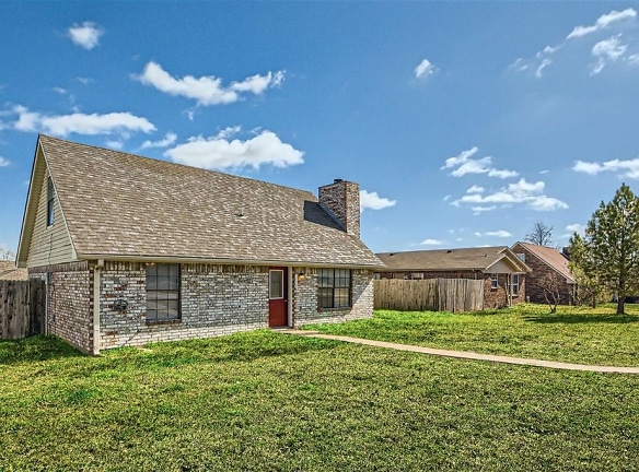 1009 Weiss Ave - Princeton, TX