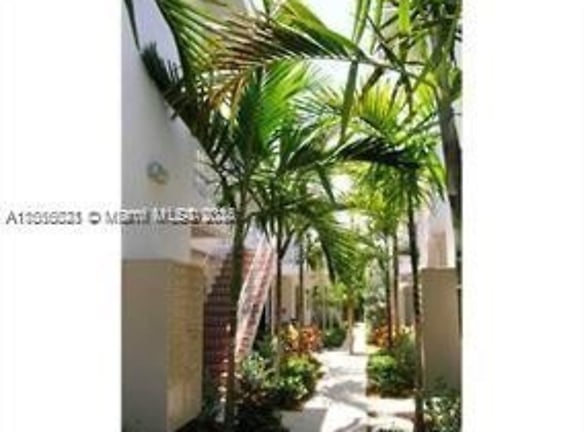 1560 Pennsylvania Ave #218 - Miami Beach, FL