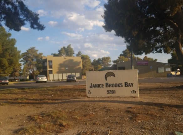 Janis Brooks Bay Apartments - Las Vegas, NV