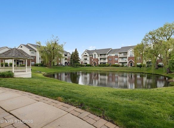 51 Kensington Cir #307 - Wheaton, IL