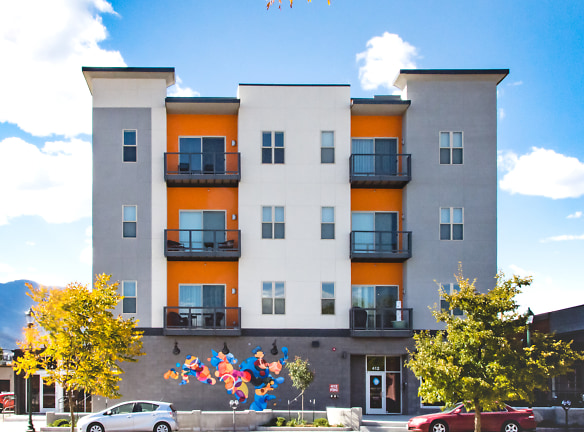 Blue Dot Place Apartments - Colorado Springs, CO