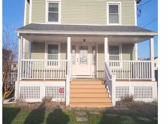 19 George St - East Haven, CT