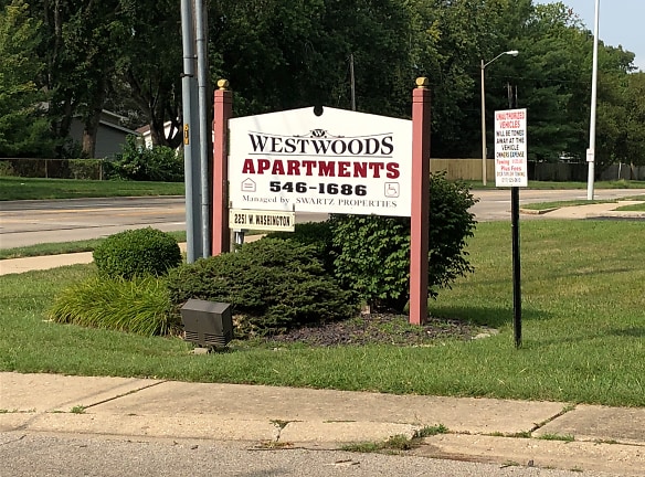 West Apartments - Springfield, IL