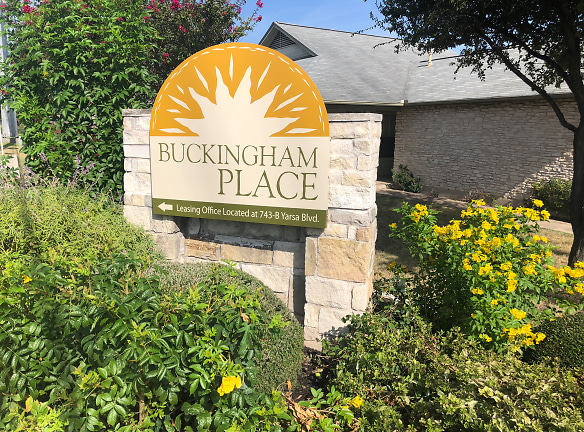 Buckingham Place Duplexes Apartments - Austin, TX