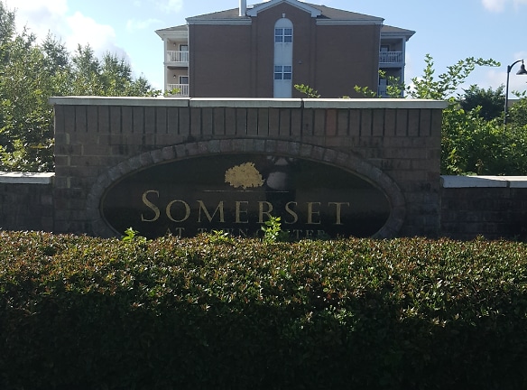 Somerset Apartments - Hampton, VA