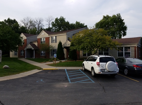 Stonegate Apartments - Sussex, WI