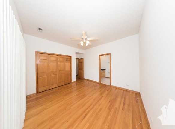 2743 N Southport Ave - Chicago, IL