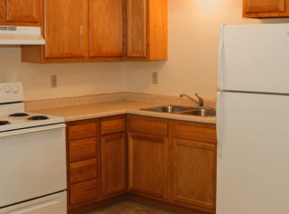 Country Acres Apartments - Thief River Falls, MN