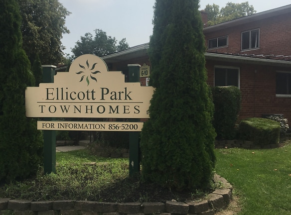Ellicott Townhomes Living Apartments - Buffalo, NY