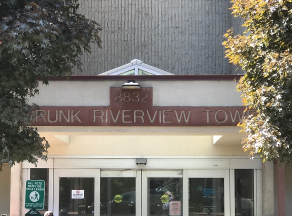Schrunk Riverview Tower Apartments - Portland, OR