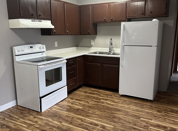 424 1st Ave NW unit 9 - Pelican Rapids, MN