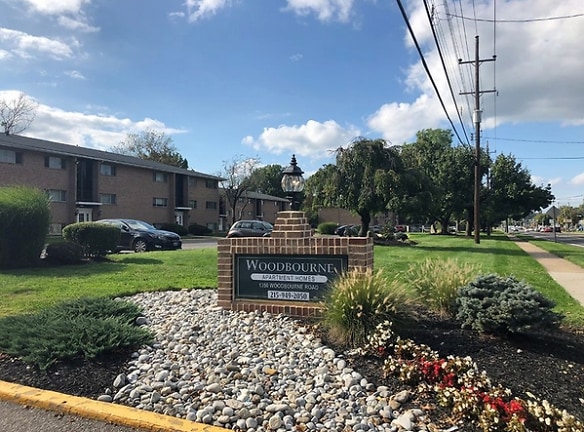 Woodbourne Apartments - Levittown, PA