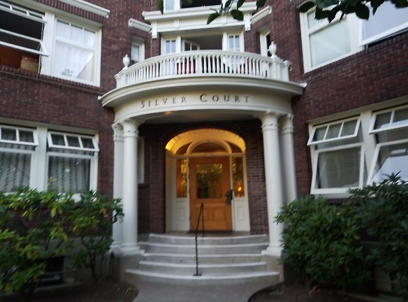 Silver Court Apartments - Portland, OR